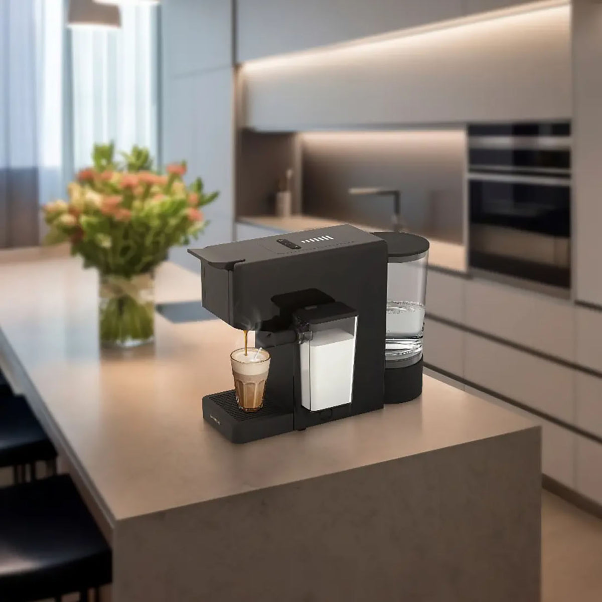 مكينة قهوة Crema Pro من LePresso / سعة 850 مل / مع ذراع بخار / تدعم استخدام الكبسولات و البن المطحون