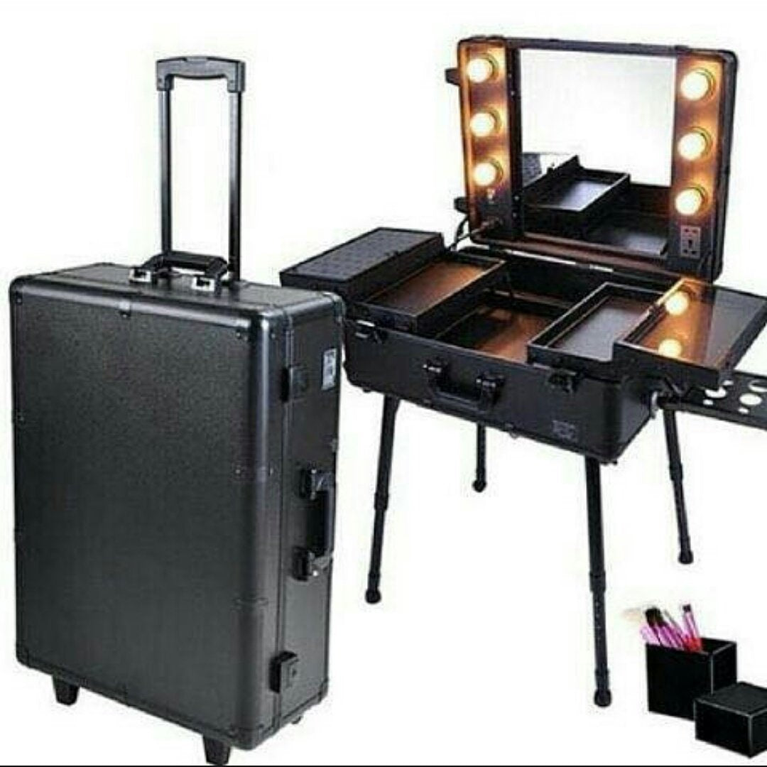 حقيبة مكياج بعجلات مع مرآة وإضاءة -تصميم فاخر وقابل للطي