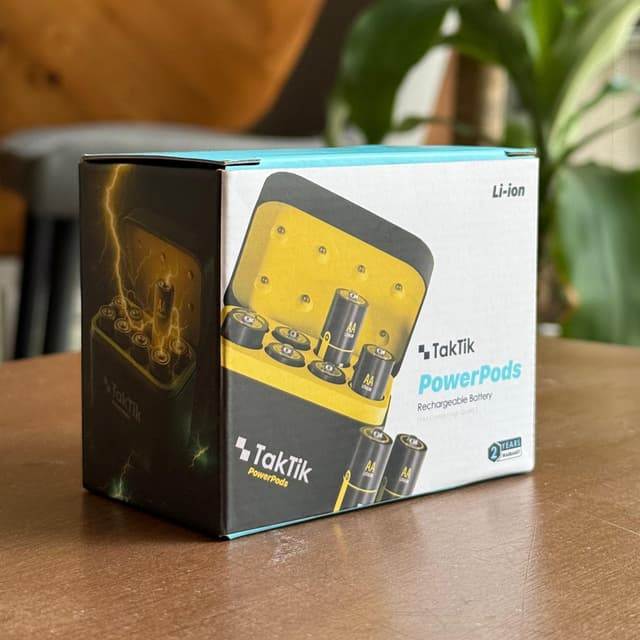 شاحن بطاريات ليثيوم تكتك مع 8 بطاريات قابلة للشحن 5 فولت Taktik